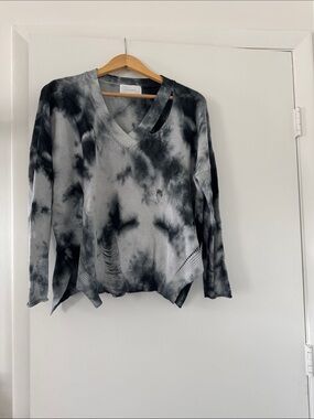 Tie-Dye Distressed V-Neck Pullover Sweatshirt - Black & Gray